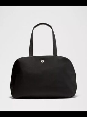 NWOT Lululemon City Essentials Bag 25L